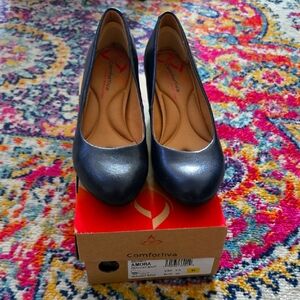 Comfortiva Women's Amora Navy Shoes